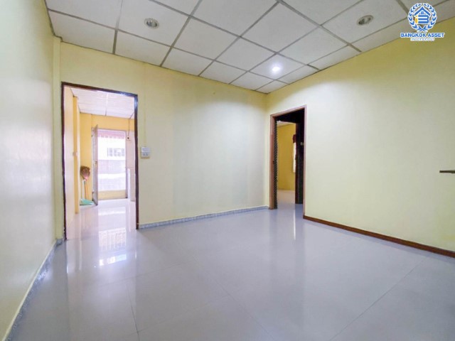 *****บ้านแฝดมือสองย่านกรุงเทพฯ ม.หลักสี่แลนด์ ดอนเมือง บนเนื้อที่กว้างขวางสุดๆ 35 ตร.ว. ฟังก์ชันจัดเต็ม 4 ห้องนอน 2 ห้องน้ำ 1 ที่จอดรถ แถมฟรี! 3 เครื่องปรับอากาศ 2 เครื่องทำน้ำอุ่น บนทำเลเดินทางสะดวก เพียง 20 นาทีก็ถึงสนามบินดอนเมือง ใกล้โรบินสัน ศรีสมาน, เมืองทองธานี และรถไฟฟ้า "สถานีดอนเมือง"